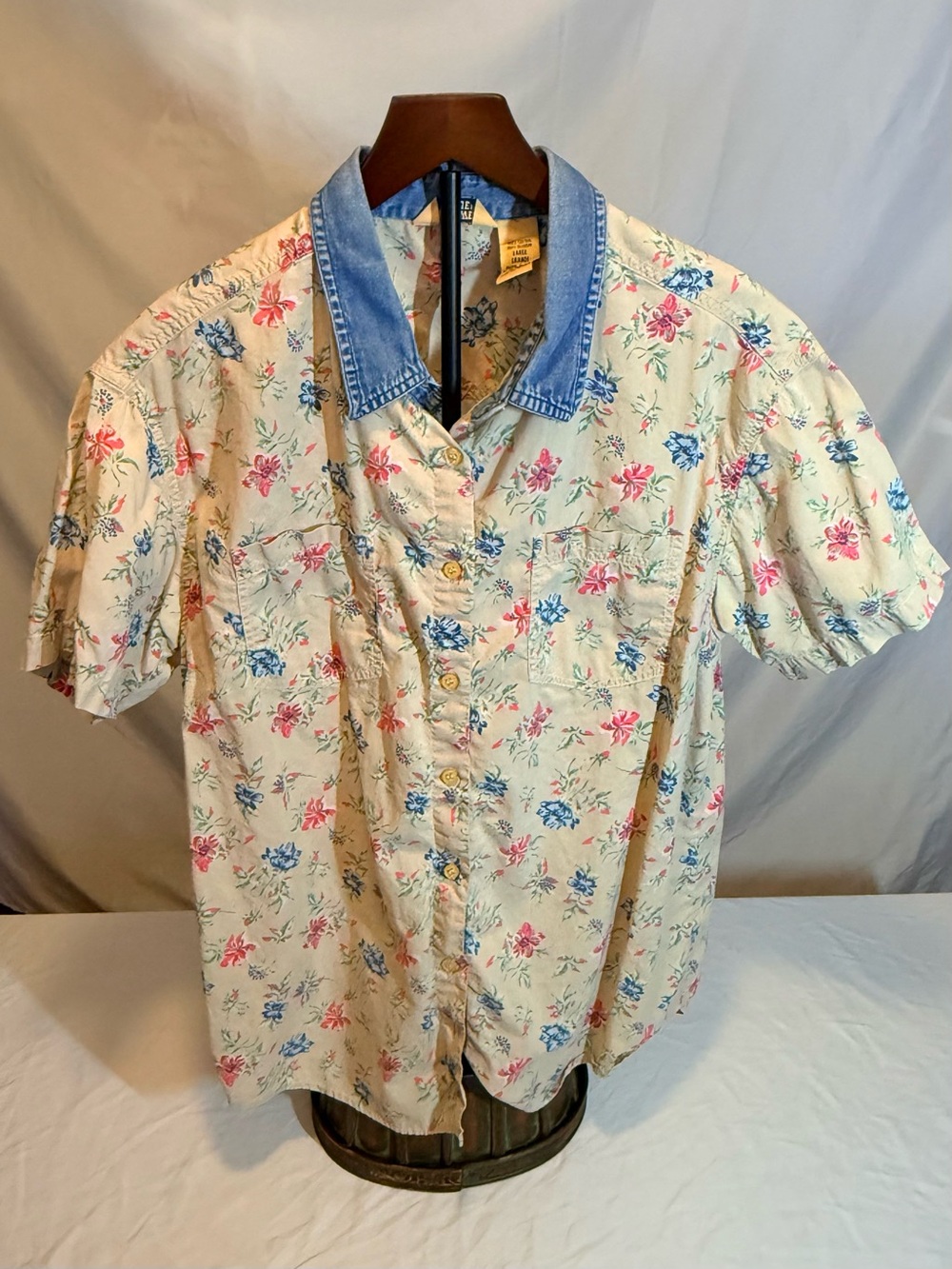 VTG Northwest Blue Beige Floral Button-Down with Denim Collar Size Large (GG)